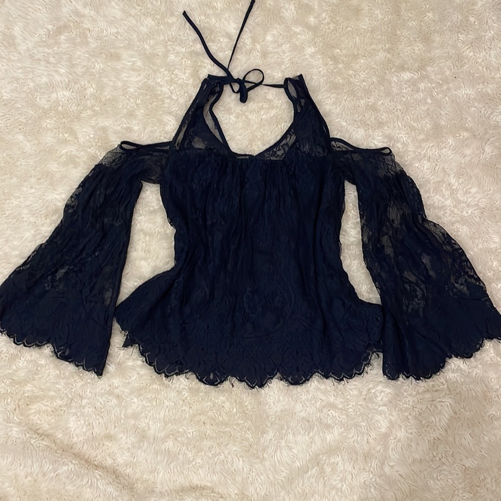 ABERCROMBIE AND FITCH LACE BELL SLEEVE BLOUSE • SIZE XSMALL • NAVY BLUE